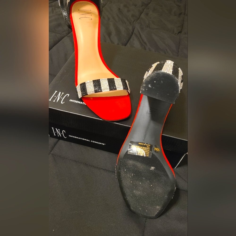 Shoes - Picture 3 of 4